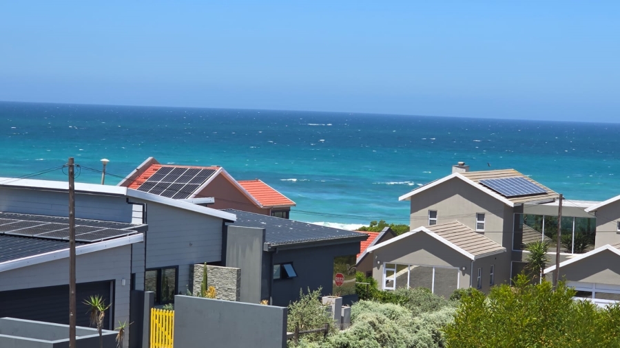 4 Bedroom Property for Sale in Paradise Beach Eastern Cape